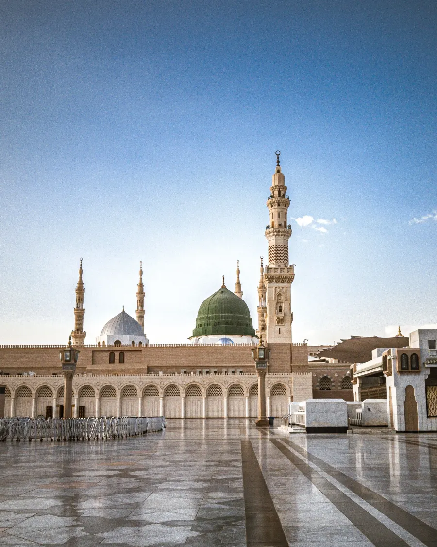 Masjid an-Nabawi with its Green Dome and minarets, Madinah